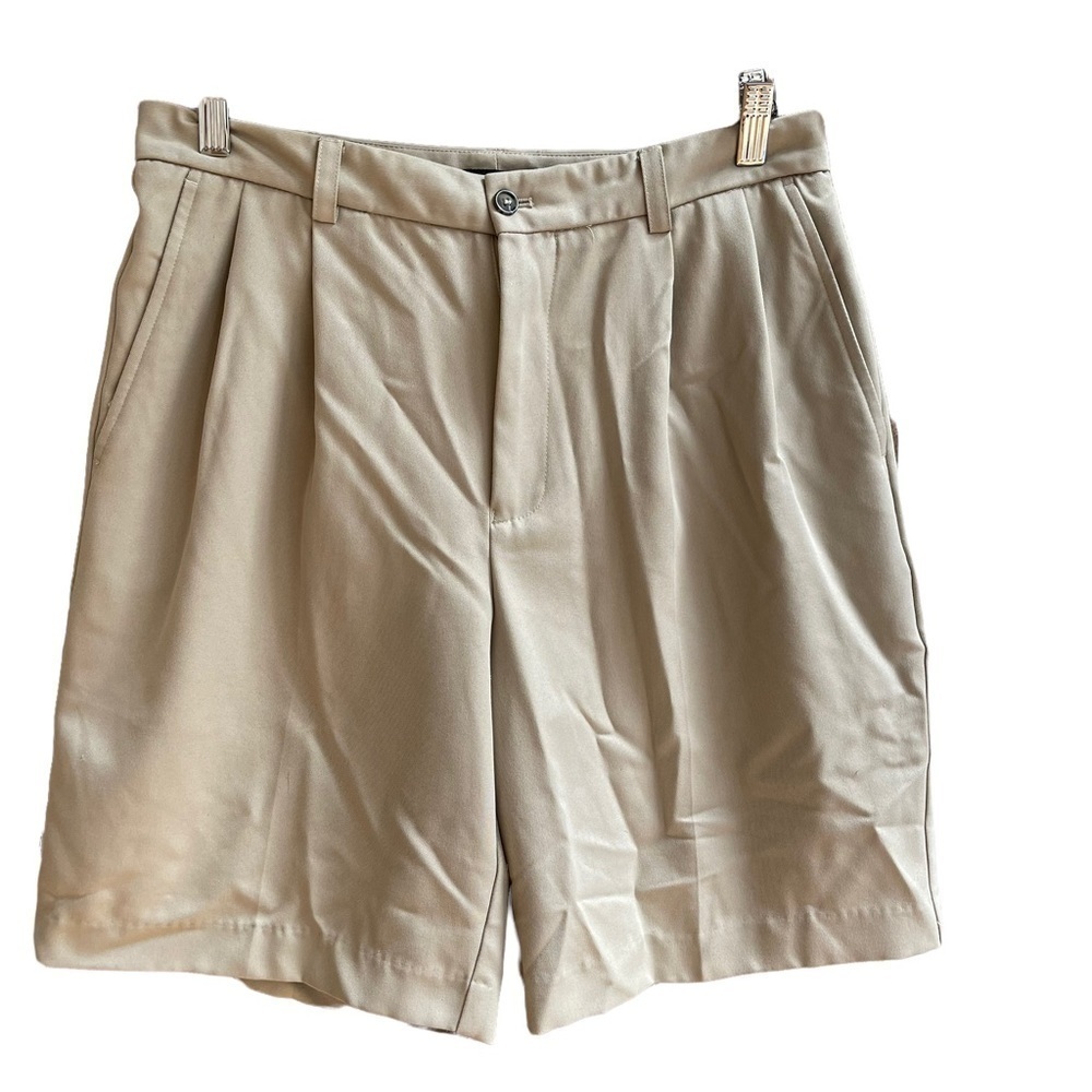 Izod XFG Golf Shorts Tan Khaki Pleated Chino Men's‎ Size 32